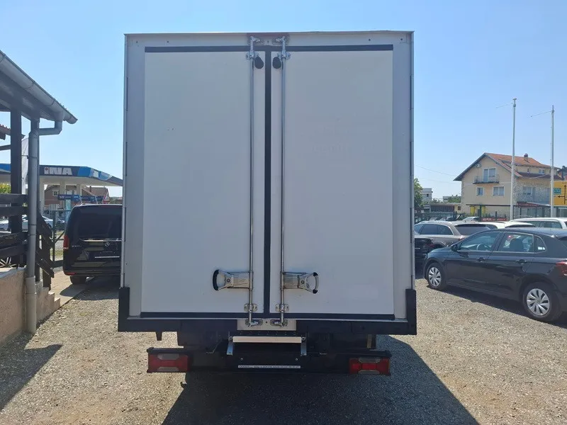 iveco daily 2.3 d*hladnjača*priključak za struju*automatik*klima* - slika 5