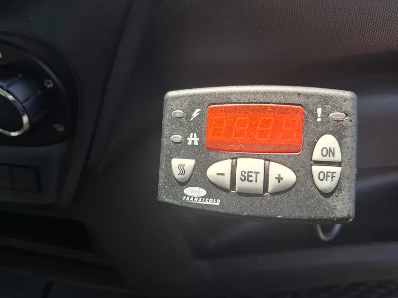 iveco daily 2.3 d*hladnjača*priključak za struju*automatik*klima* - slika 15