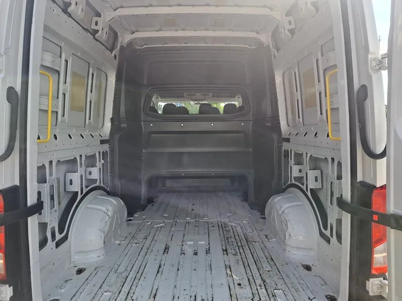 volkswagen crafter 2.0 tdi*177ks*6+1*klima*navigacija*kuka za vuču* - slika 8
