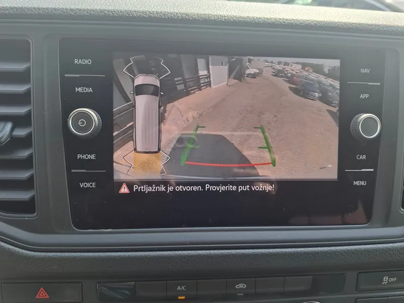 volkswagen crafter 2.0 tdi*177ks*6+1*klima*navigacija*kuka za vuču* - slika 15
