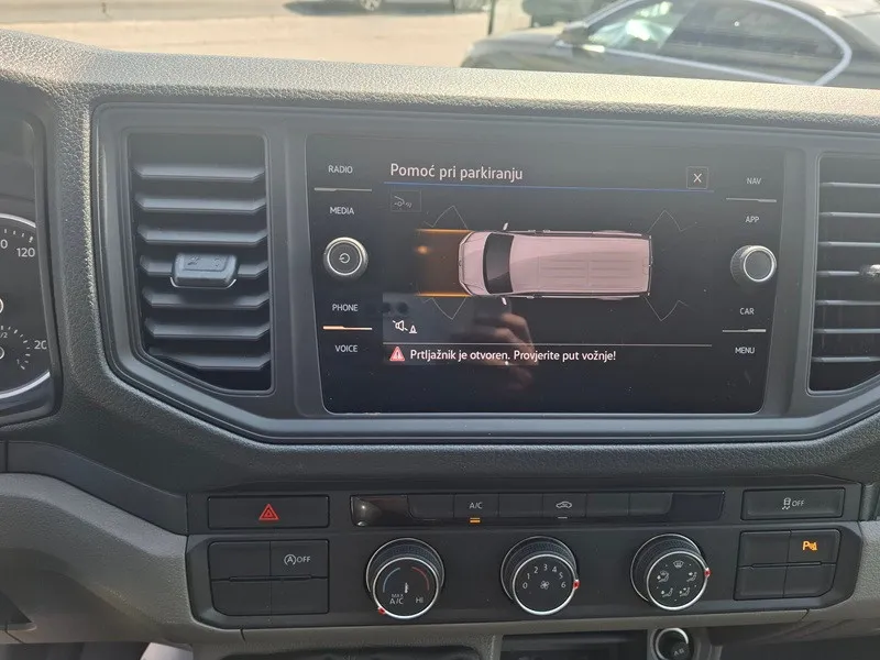 volkswagen crafter 2.0 tdi*177ks*6+1*klima*navigacija*kuka za vuču* - slika 17