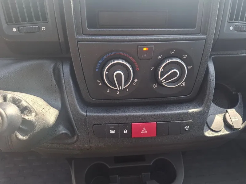 opel movano 2.2 cdti*140ks*utovarna rampa*klima*park.kamera* - slika 10