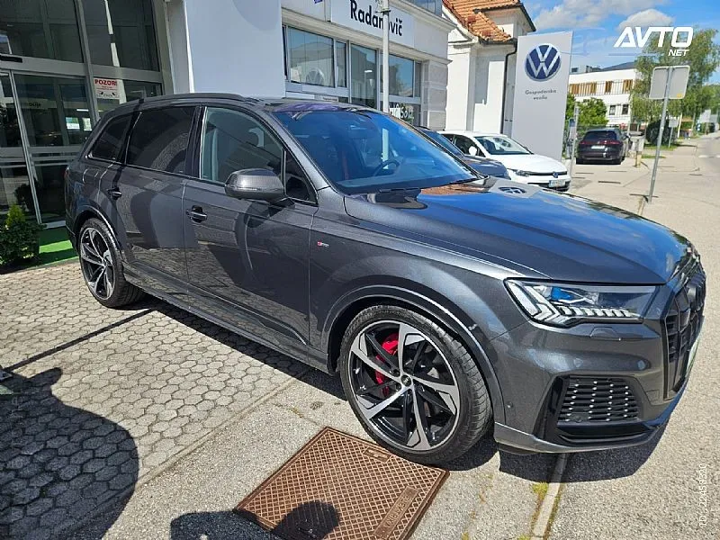 audi q7 quattro 60 tfsie s line competition plus - slika 2