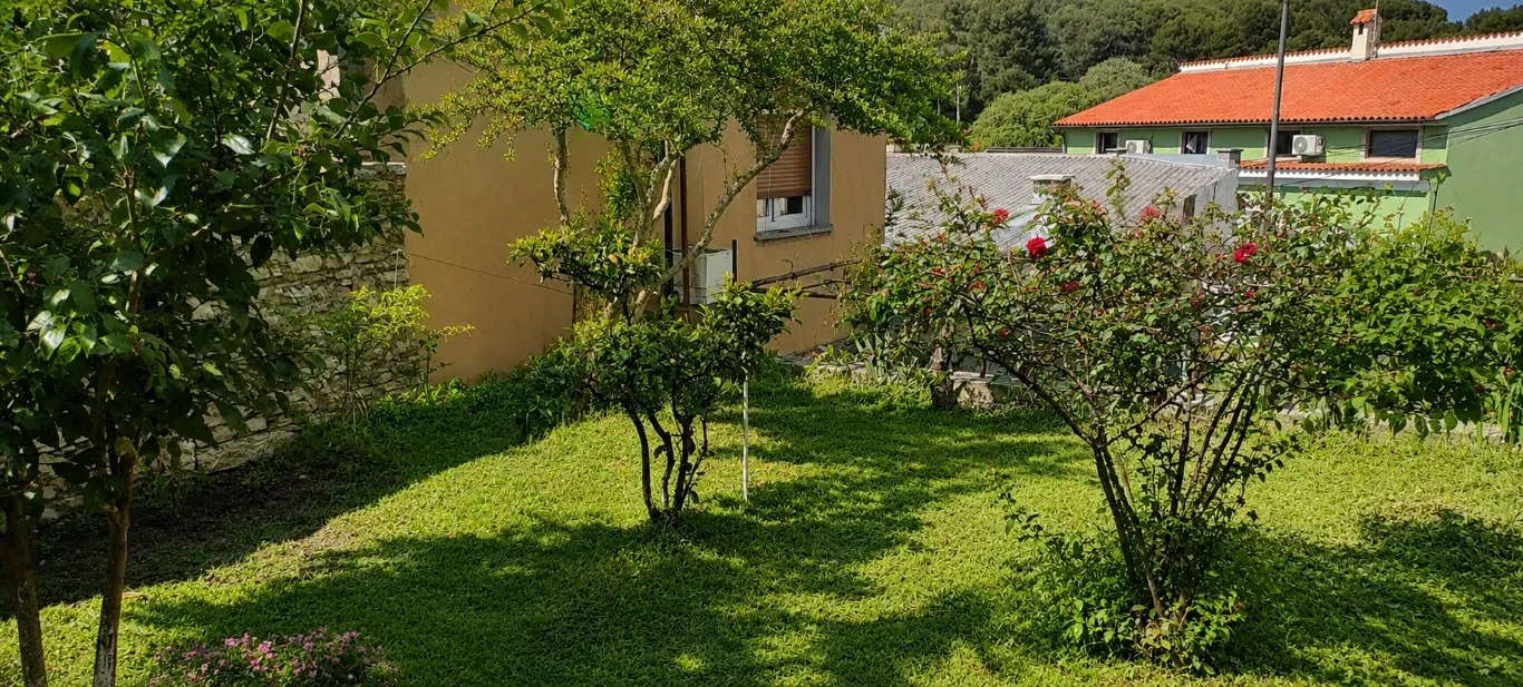 na prodaju je predivan dio autentične talijanske vile blizina arene. - slika 8