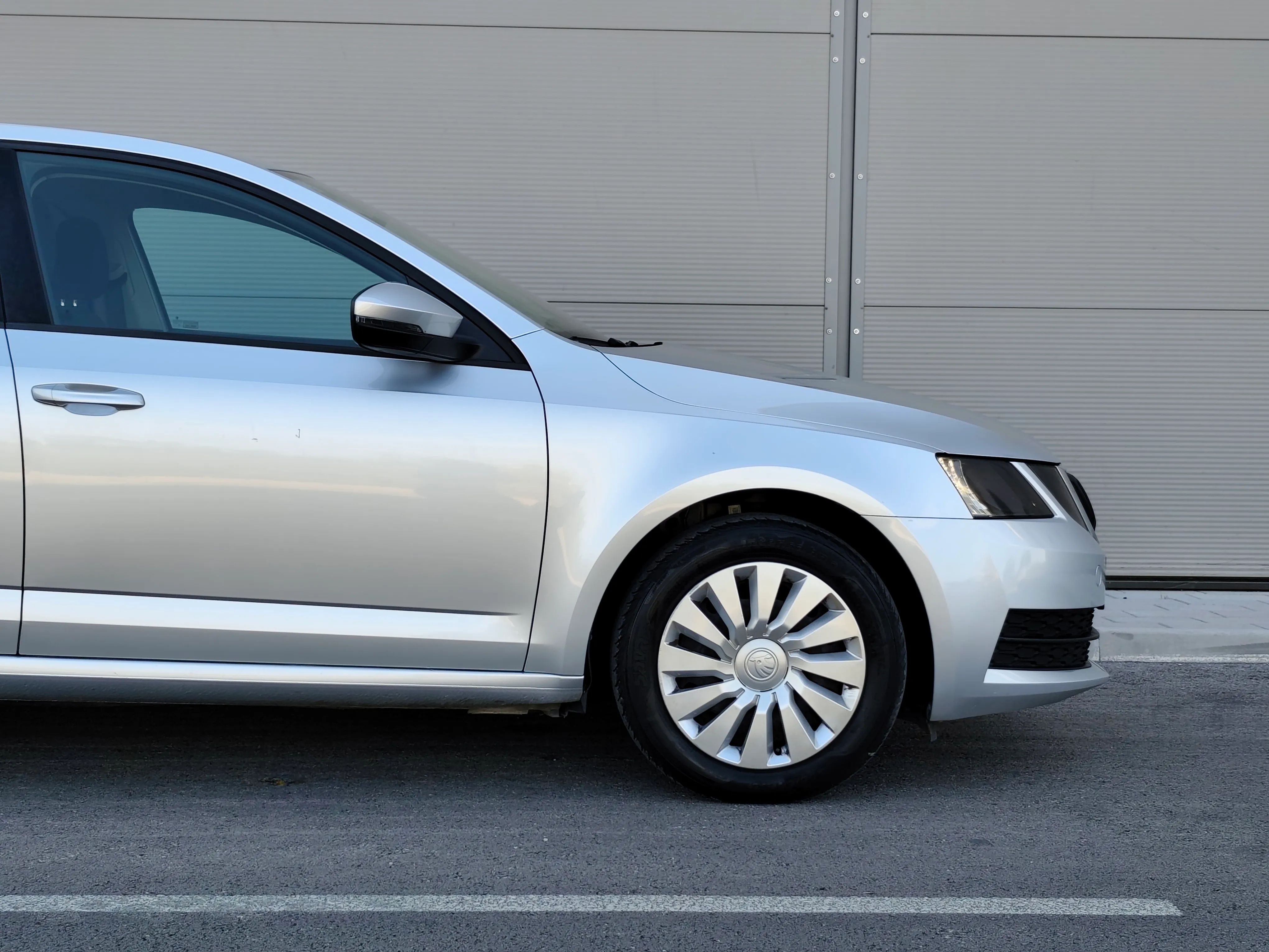 škoda octavia 1,6 tdi simply |hr auto |veliki servsi |odlično stanje - slika 14