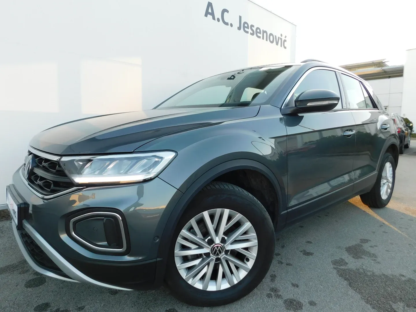 10184 volkswagen t-roc 1.0 tsi life - slika 7