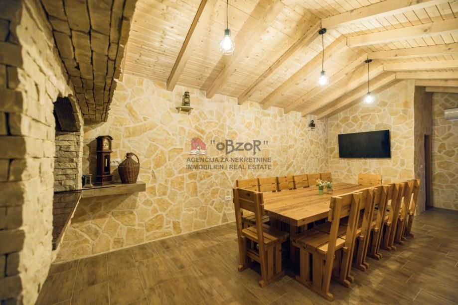 nin-samostojeća kuća katnica s bazenom - slika 19