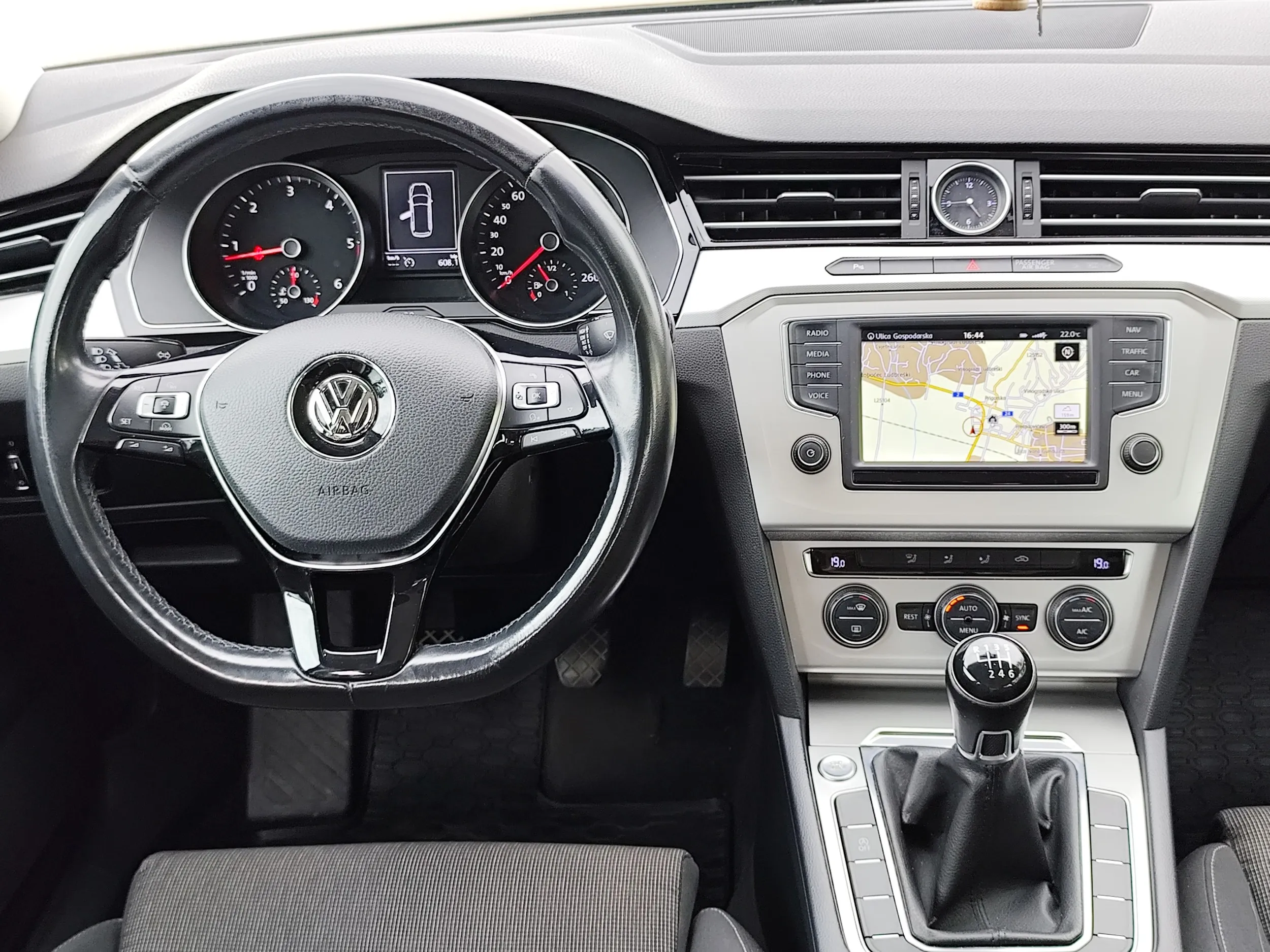 vw passat variant 1,6tdi bluemotion - slika 11