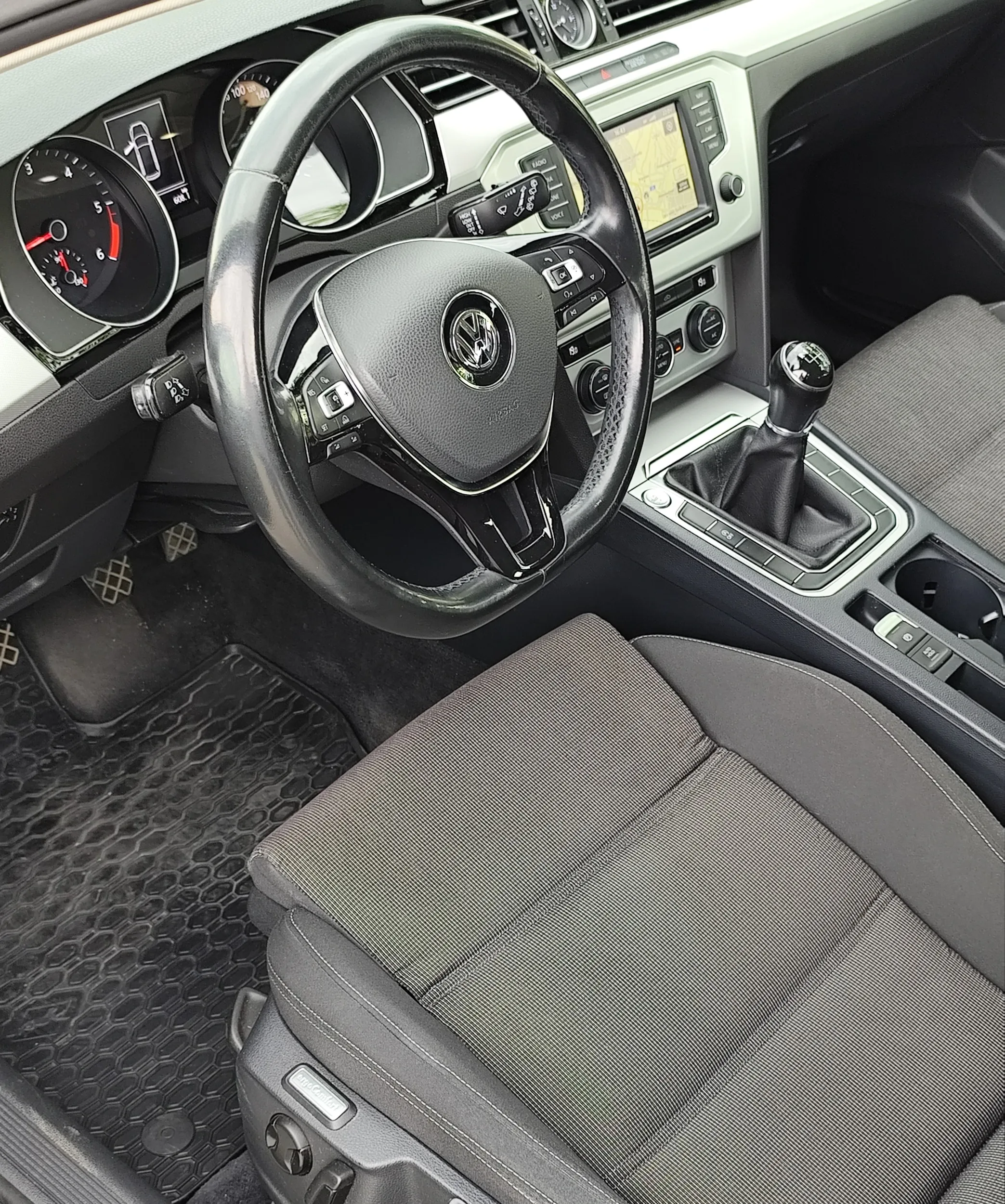 vw passat variant 1,6tdi bluemotion - slika 9