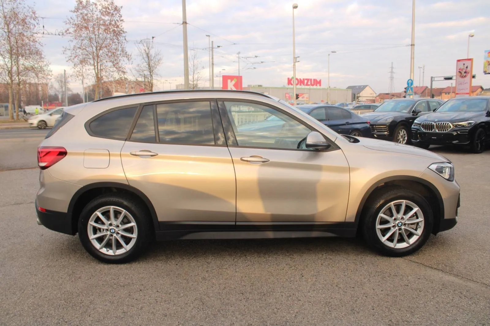 bmw x1 20d xdrive automatik *led, navigacija* - slika 4