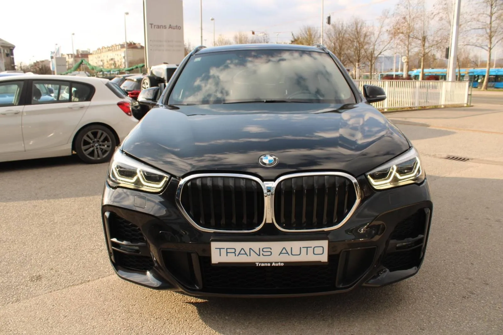 bmw x1 18d automatik ///m paket *led,navigacija,kamera* - slika 2