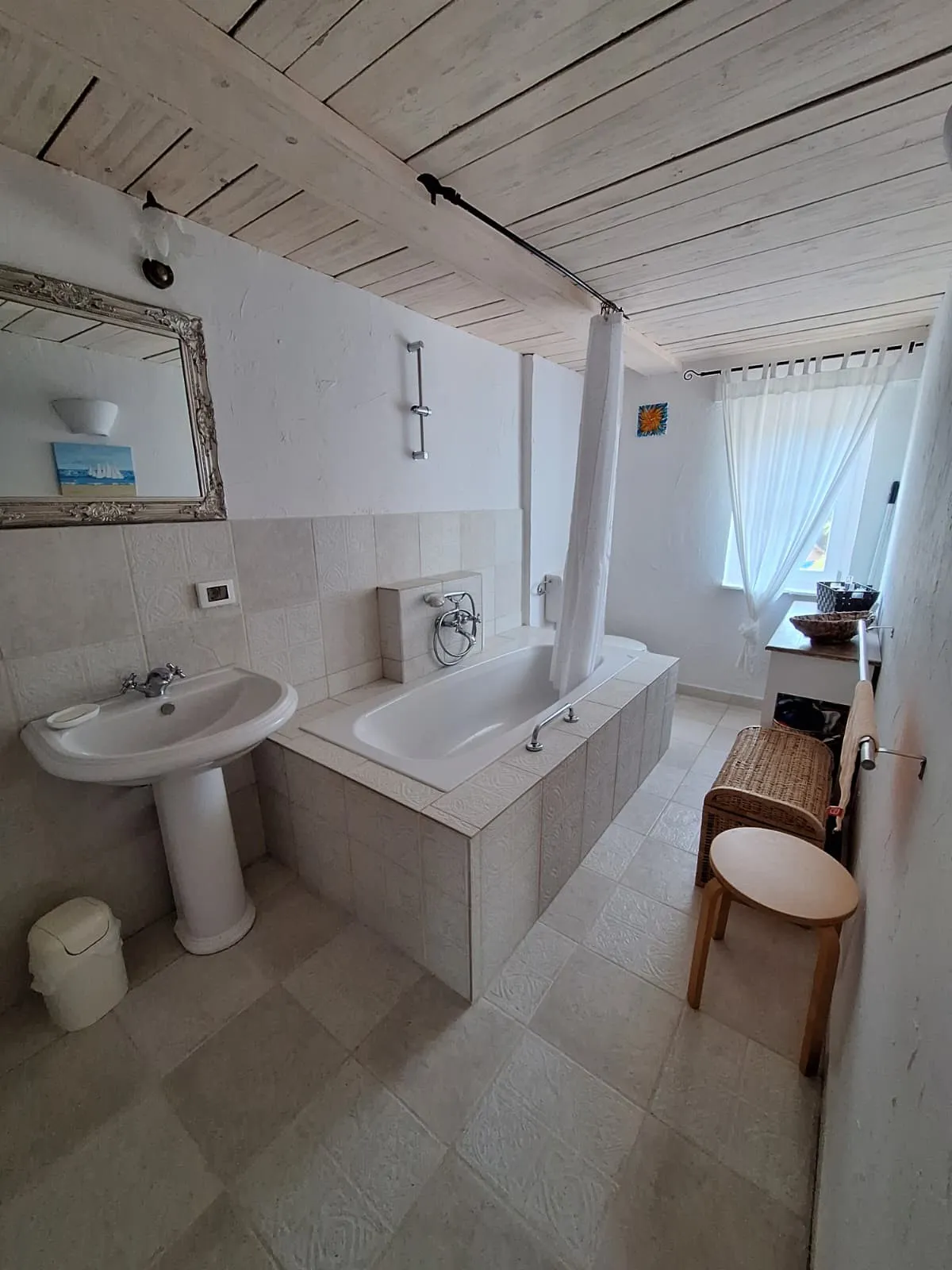 kuća na kraju sela, 169 m2, na zemljištu od 900 m2, sa bazenom 30 m2 - slika 25