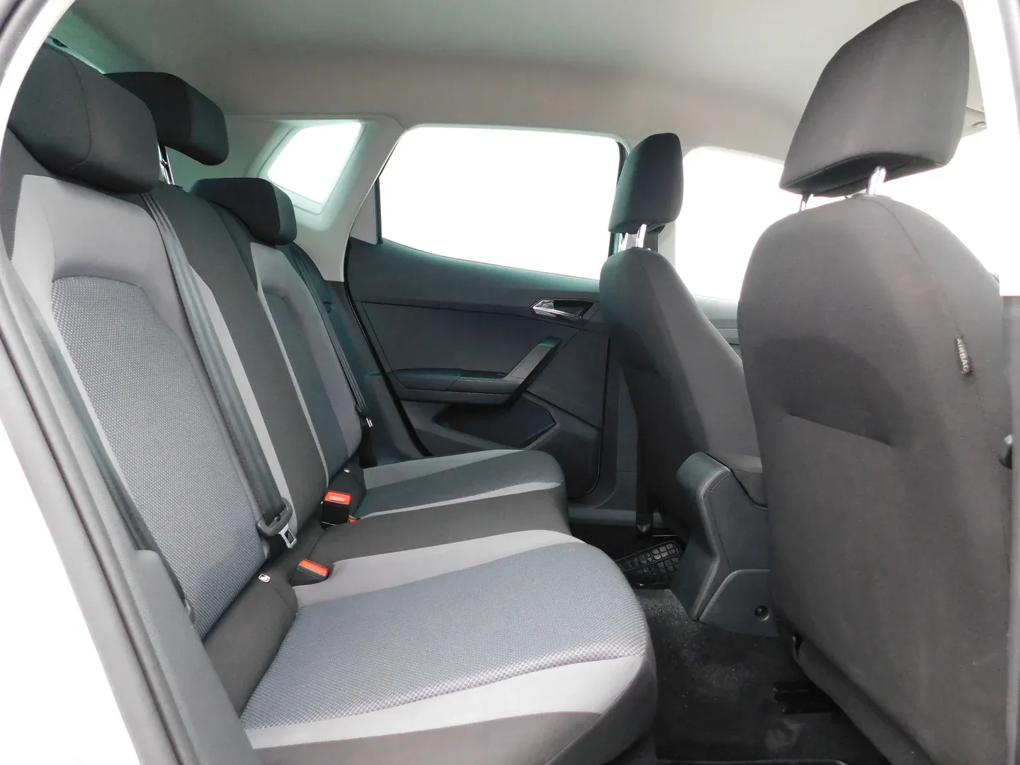 12606 seat arona 1.0 tsi 70kw style plus - slika 13