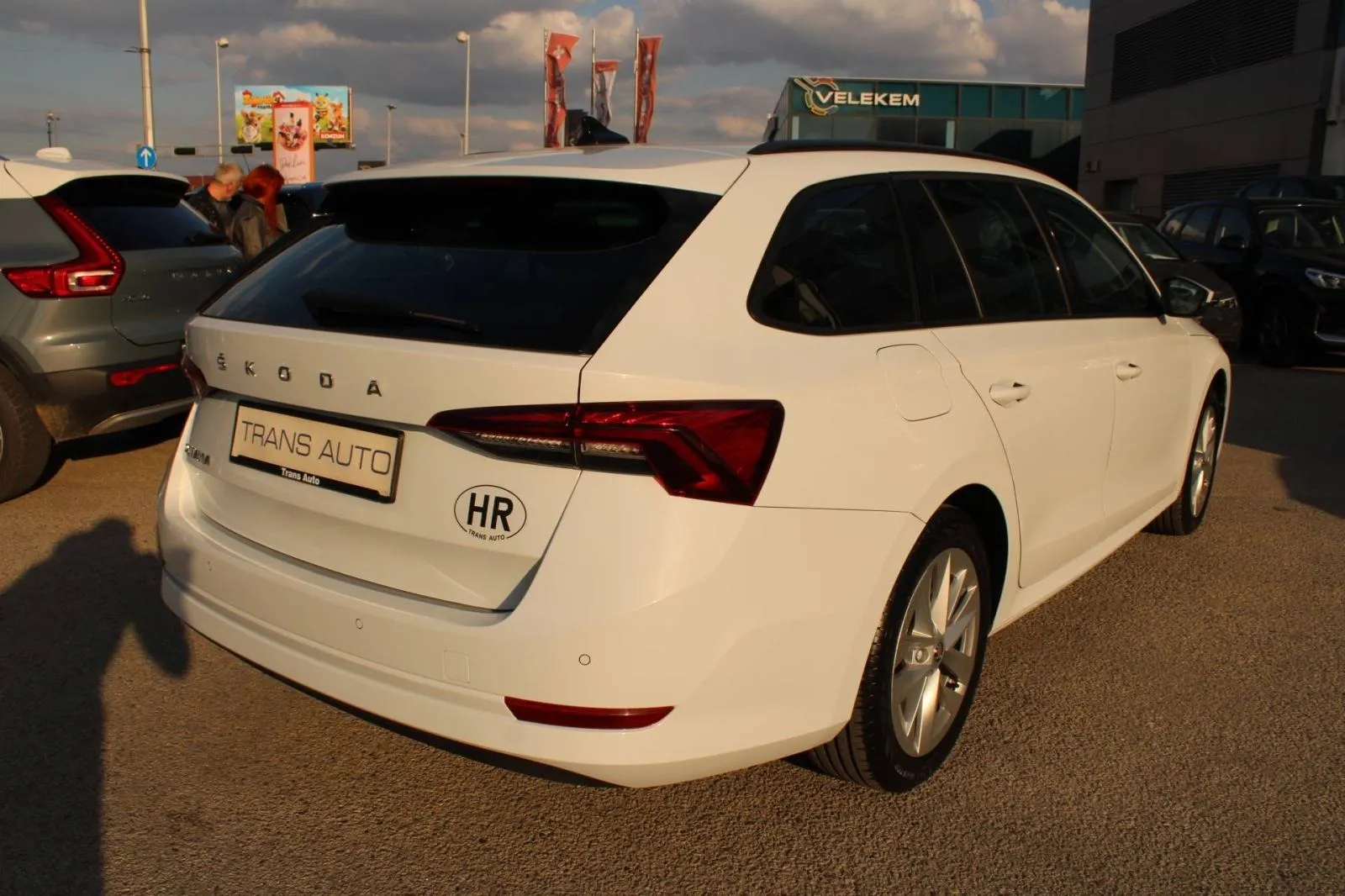 škoda octavia combi 2.0 tdi dsg *led, navigacija* - slika 7