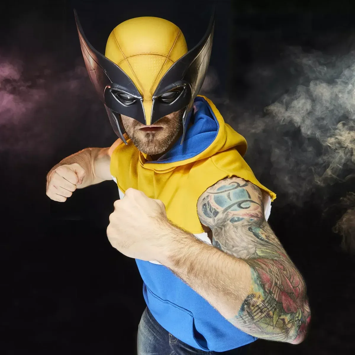 marvel legends series – wolverine premium roleplay mask - slika 4