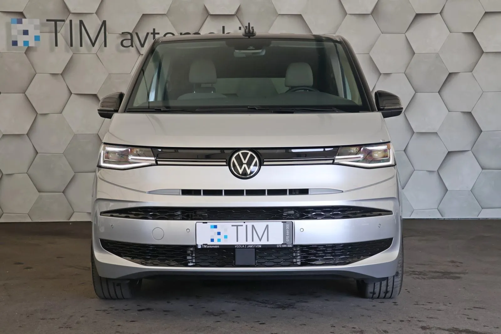 vw multivan t7 l2 2.0tdi dsg edition cockpit kamera radartempomat - slika 6