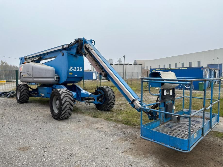 rabljena samohodna platforma genie z135/70 - radna visina 43 m - slika 4