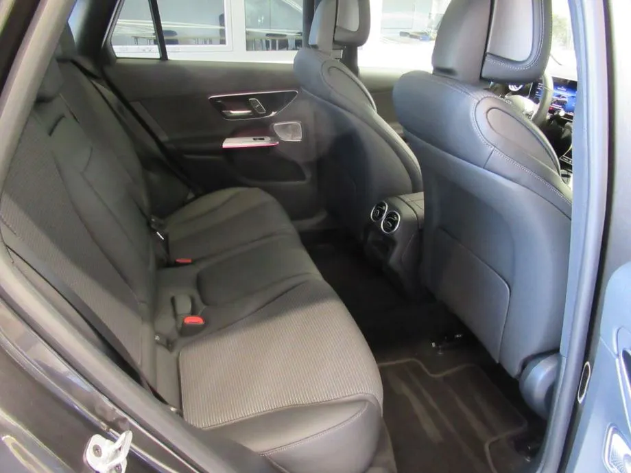 mercedes-benz glc 300 de 4matic avantgarde/panorama/burmester/memory - slika 12