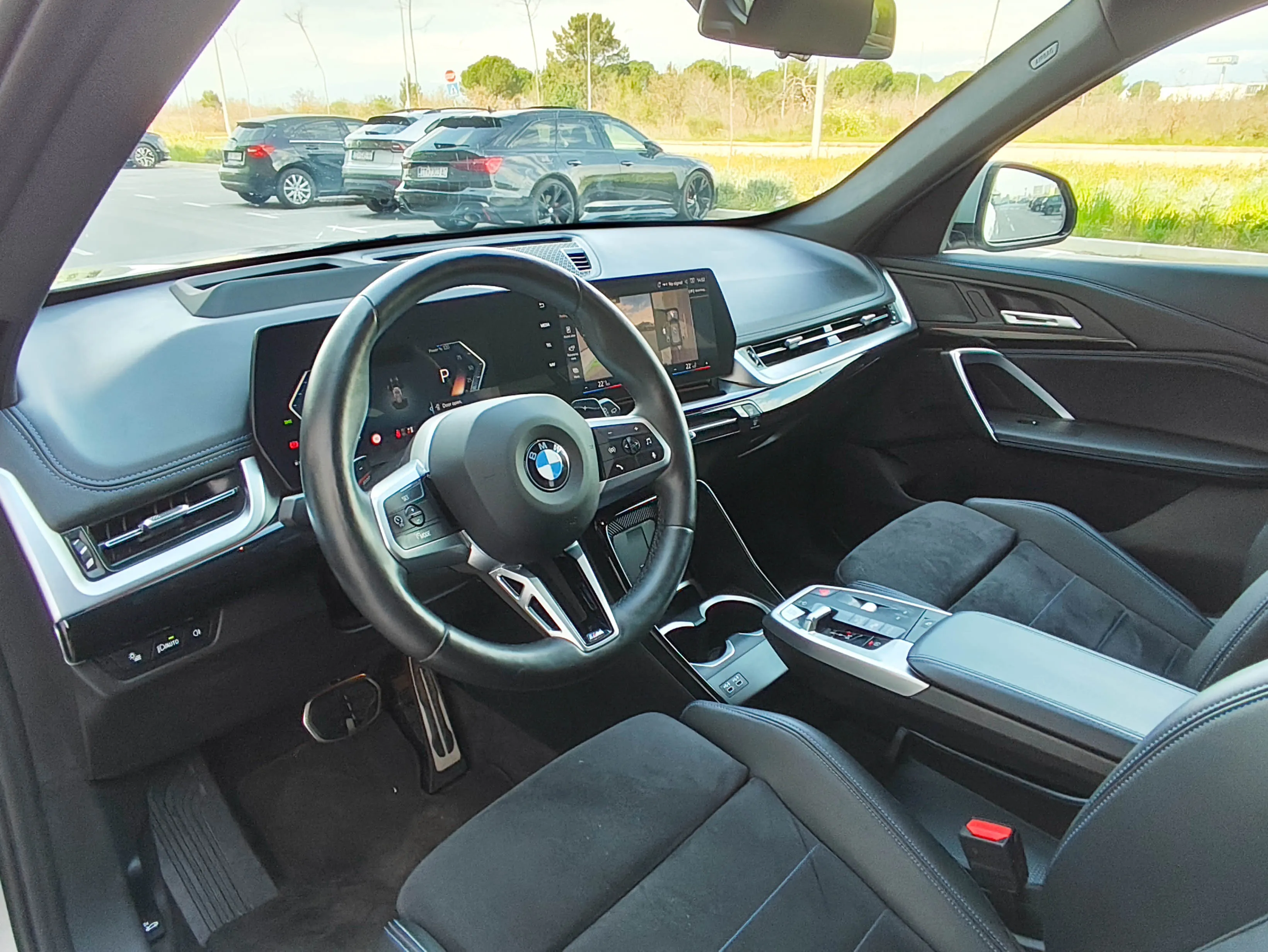 bmw x1 xdrive23i m paket |head up |kuka |18''alu |driving assist pro - slika 21