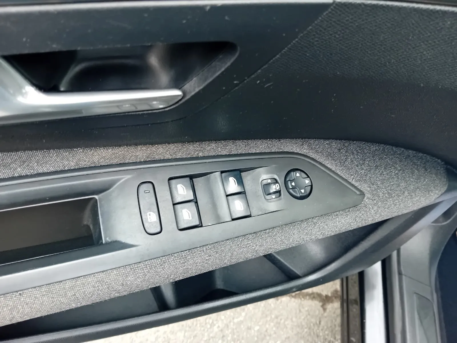 peugeot 3008 1,6 bluehdi automatik,do 2 godine jamstva,u sustavu pdv-a - slika 6