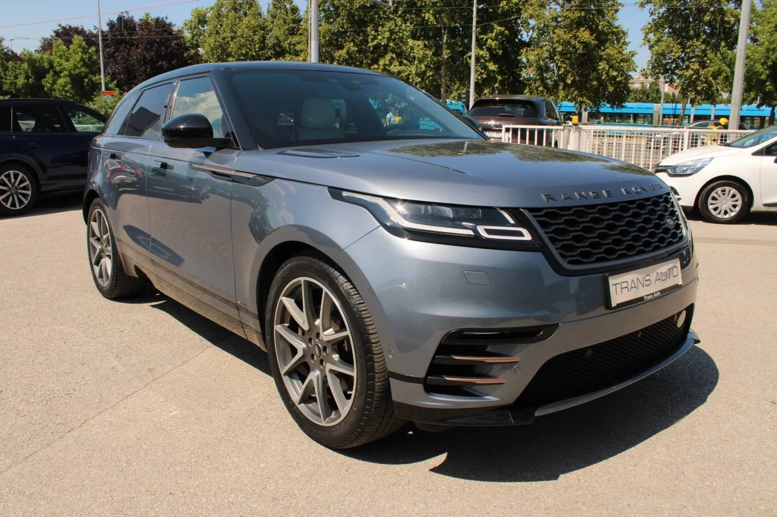 land rover range rover velar 2.0d 4wd r-dynamic - slika 3