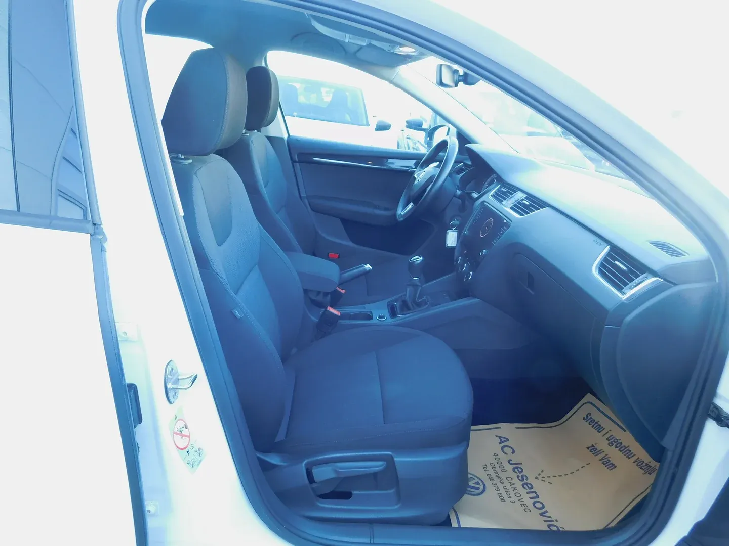 06021 škoda octavia combi style 1.6 tdi - slika 11
