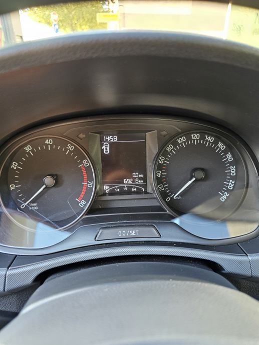 škoda fabia combi 1,0 tsi - slika 8