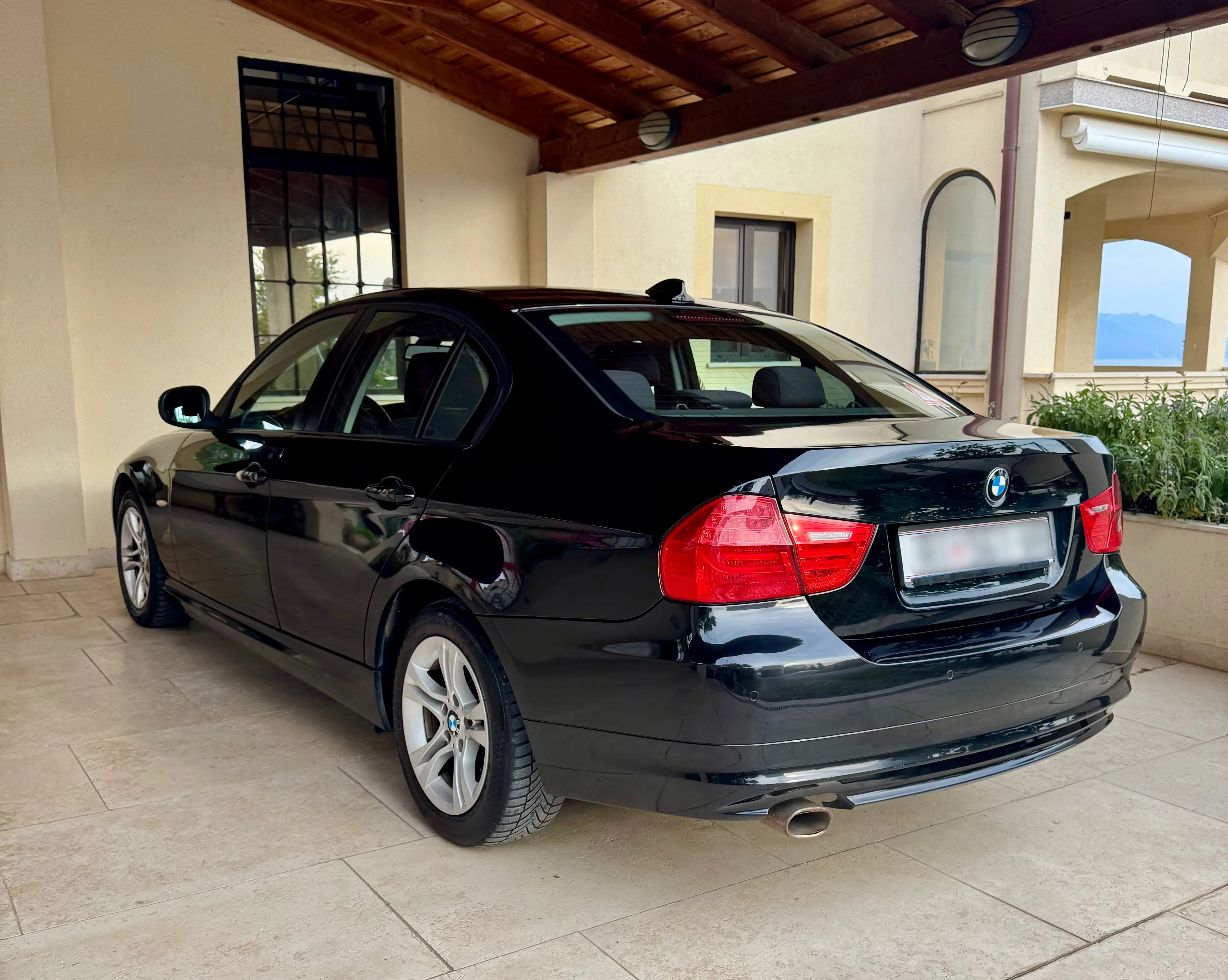 bmw 318d facelift - slika 3