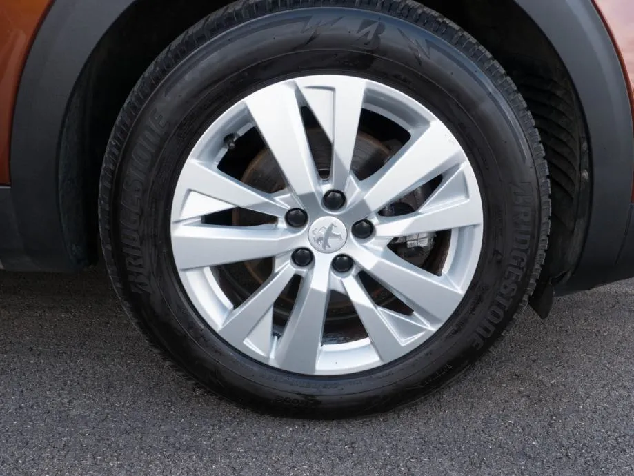 peugeot 3008 1,5 bluehdi | automatik | p. senz | navi | jamstvo - slika 24