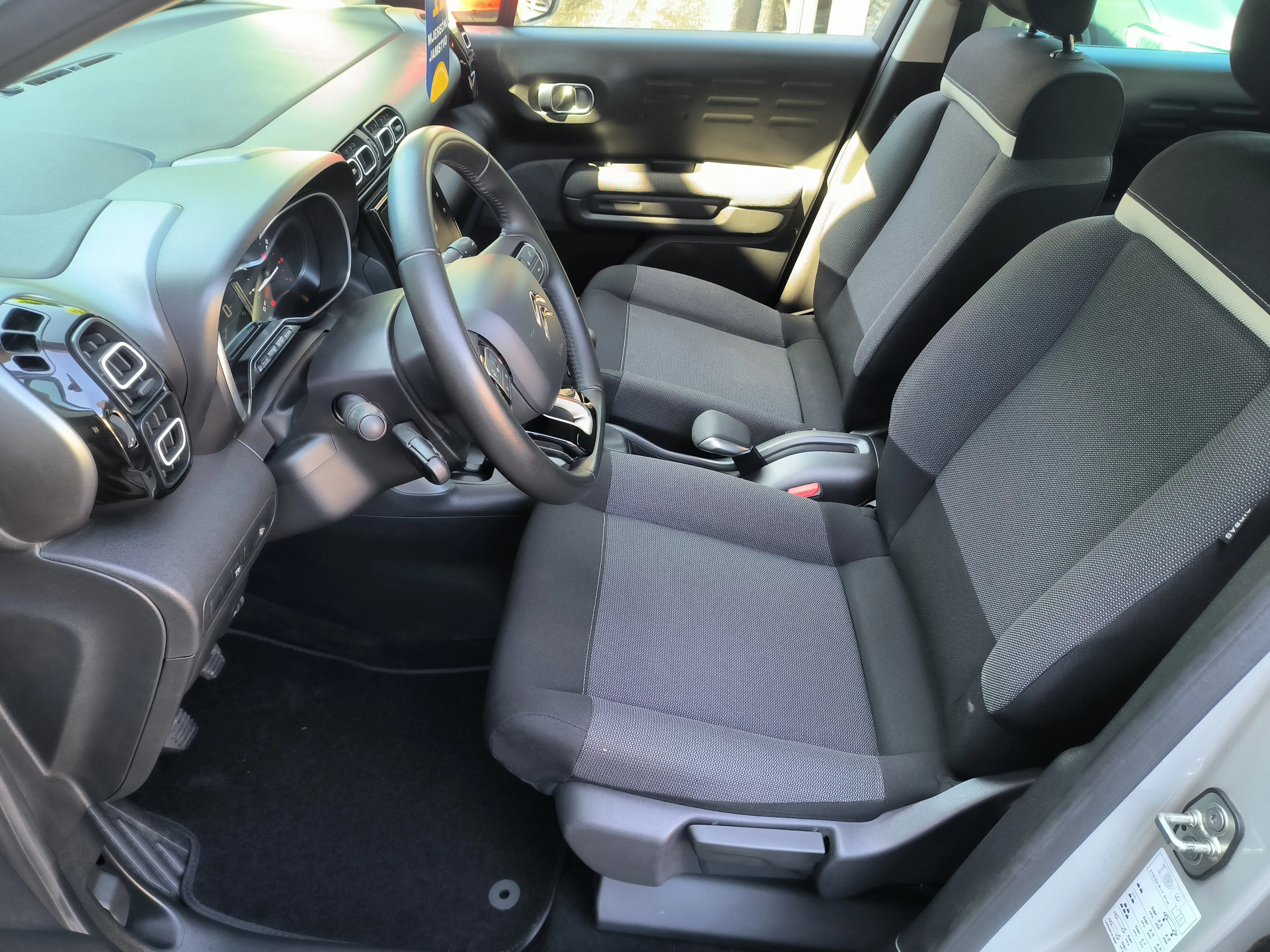 citroën c3 aircross 1,5 bluehdi, shine, servisna, jamstvo, reg. 1 god - slika 11