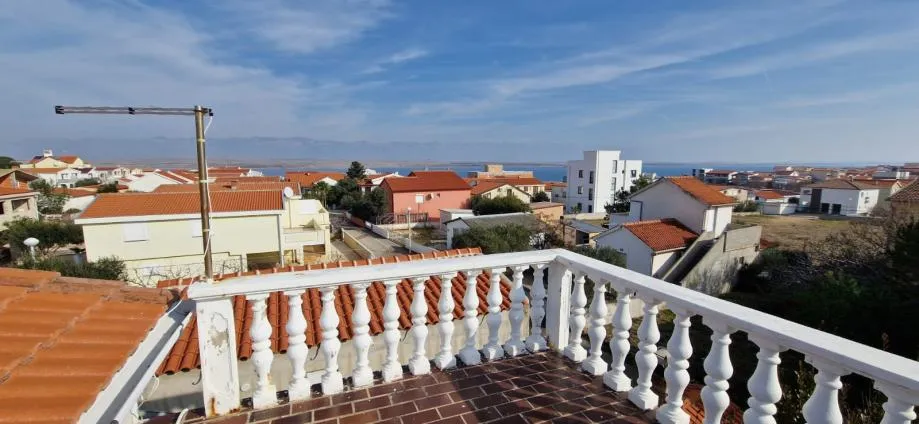 vir, kuća s 4 apartmana(182m2), 150 metara do plaže - slika 18