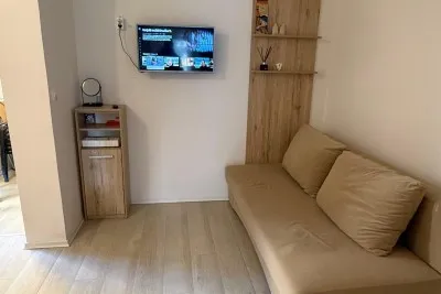 jednosoban stan u prizemlju, mareda - slika 4