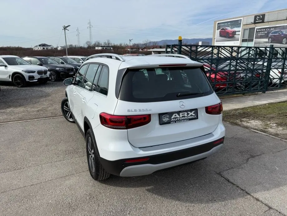 mercedes glb 200d automatik °velika navi°kamera°leasing bez učešća° - slika 16