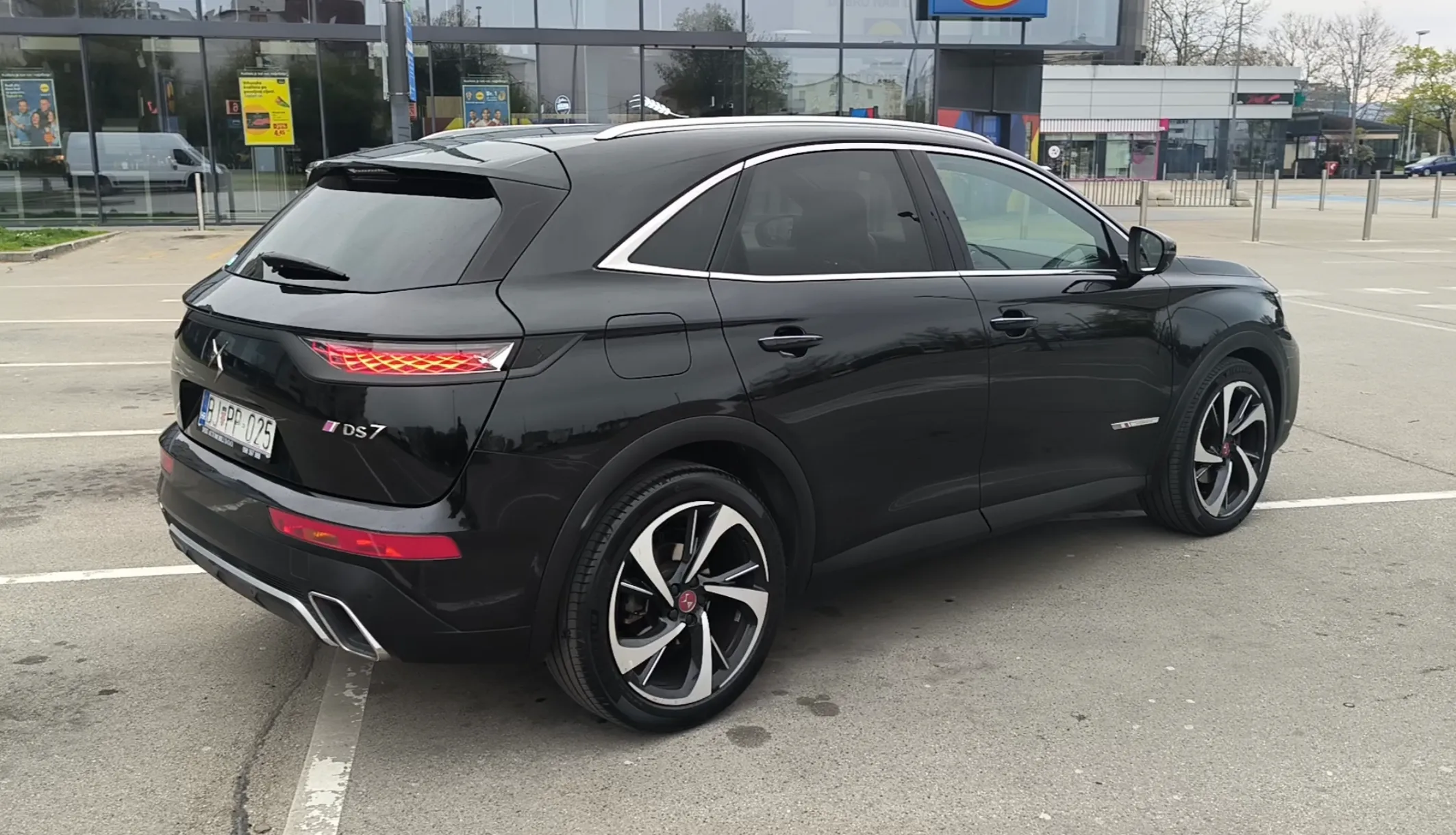 ds7 crossback 2.0hdi, perfomanse line plus, panorama, kamera 360, top - slika 14