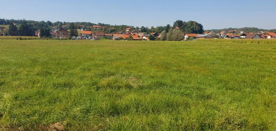 poljoprivredno zemlj., pojatno, sportska ul. 4200 m2, za razne namjene - slika 2