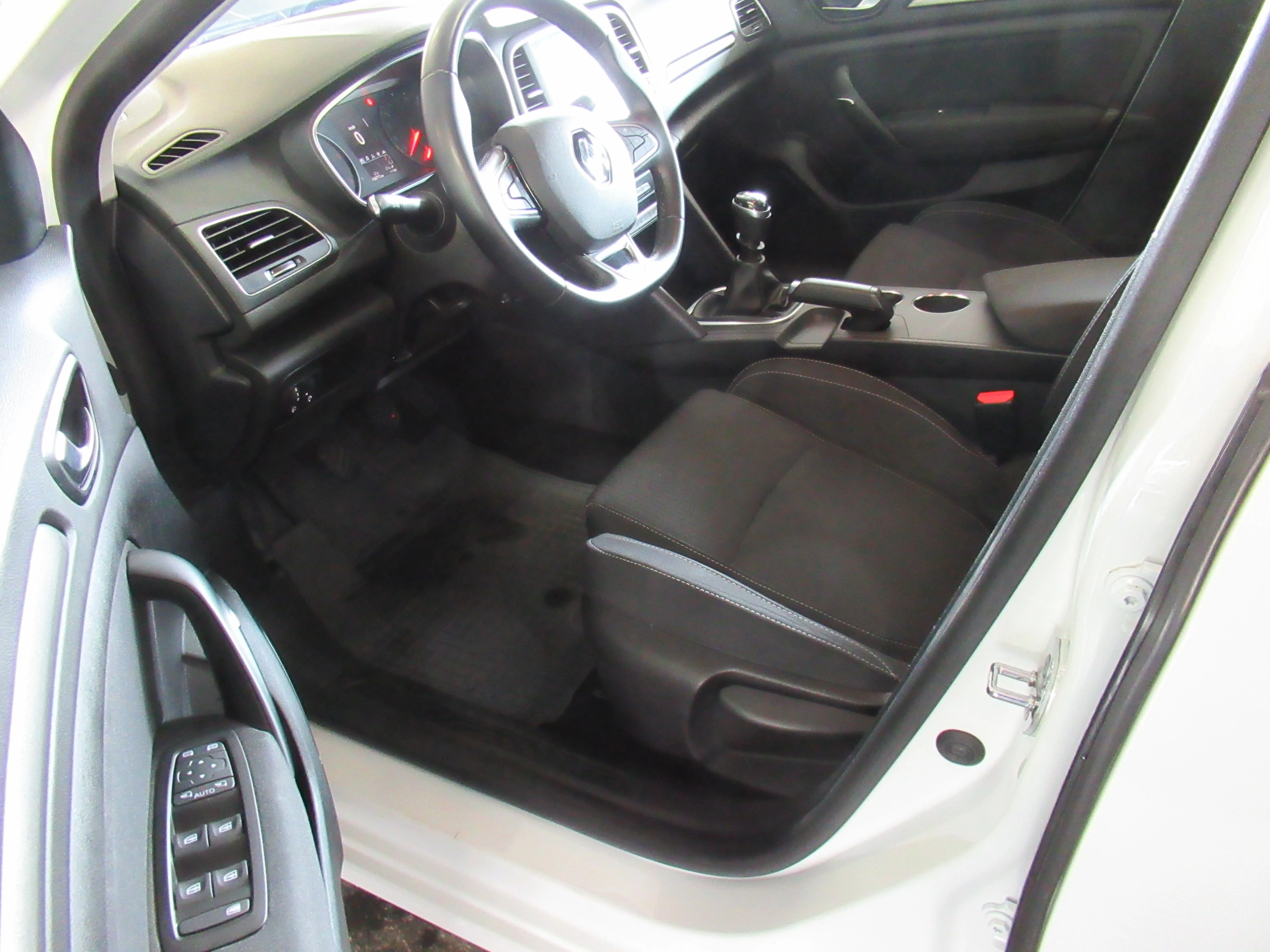 renault megane grandtour zen blue dci 115-opravljen veliki servis - slika 10