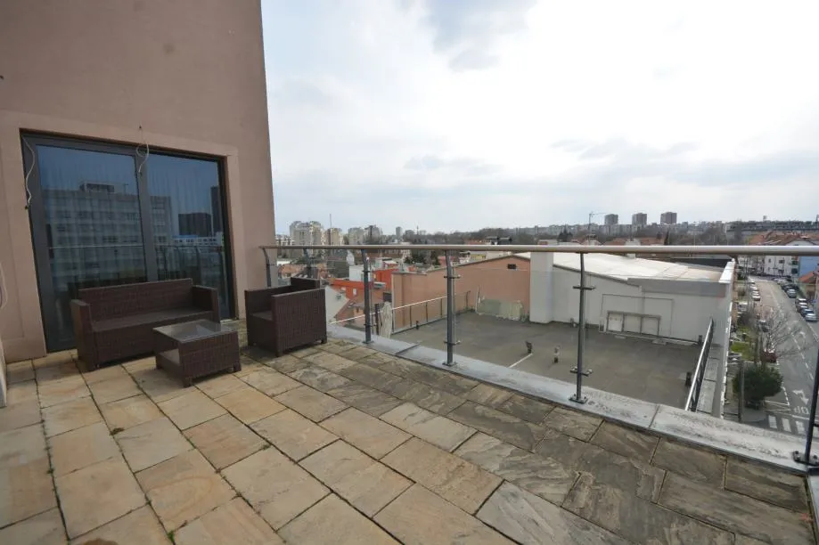 stan: zagreb, trnje, (kanal), 340.00 m2 - slika 16