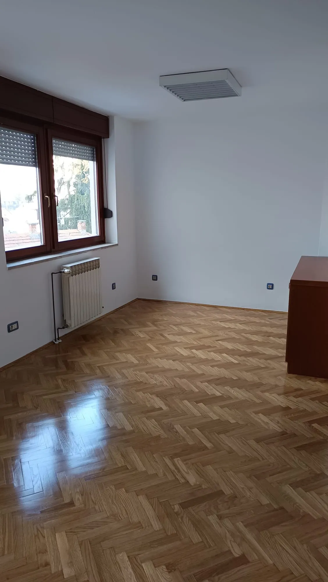 trnje-vrbik; iznajmljuje se poslovni prostor u zgradi na 2. katu - slika 4