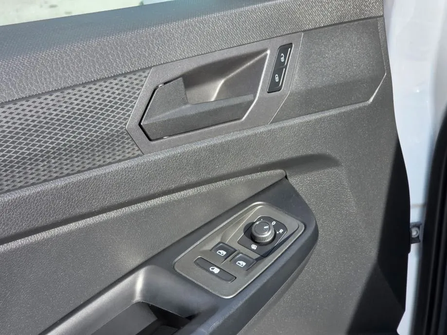 caddy 2.0 tdi, velika navigacija, kam, senzori, grijanje sjedala, - slika 15