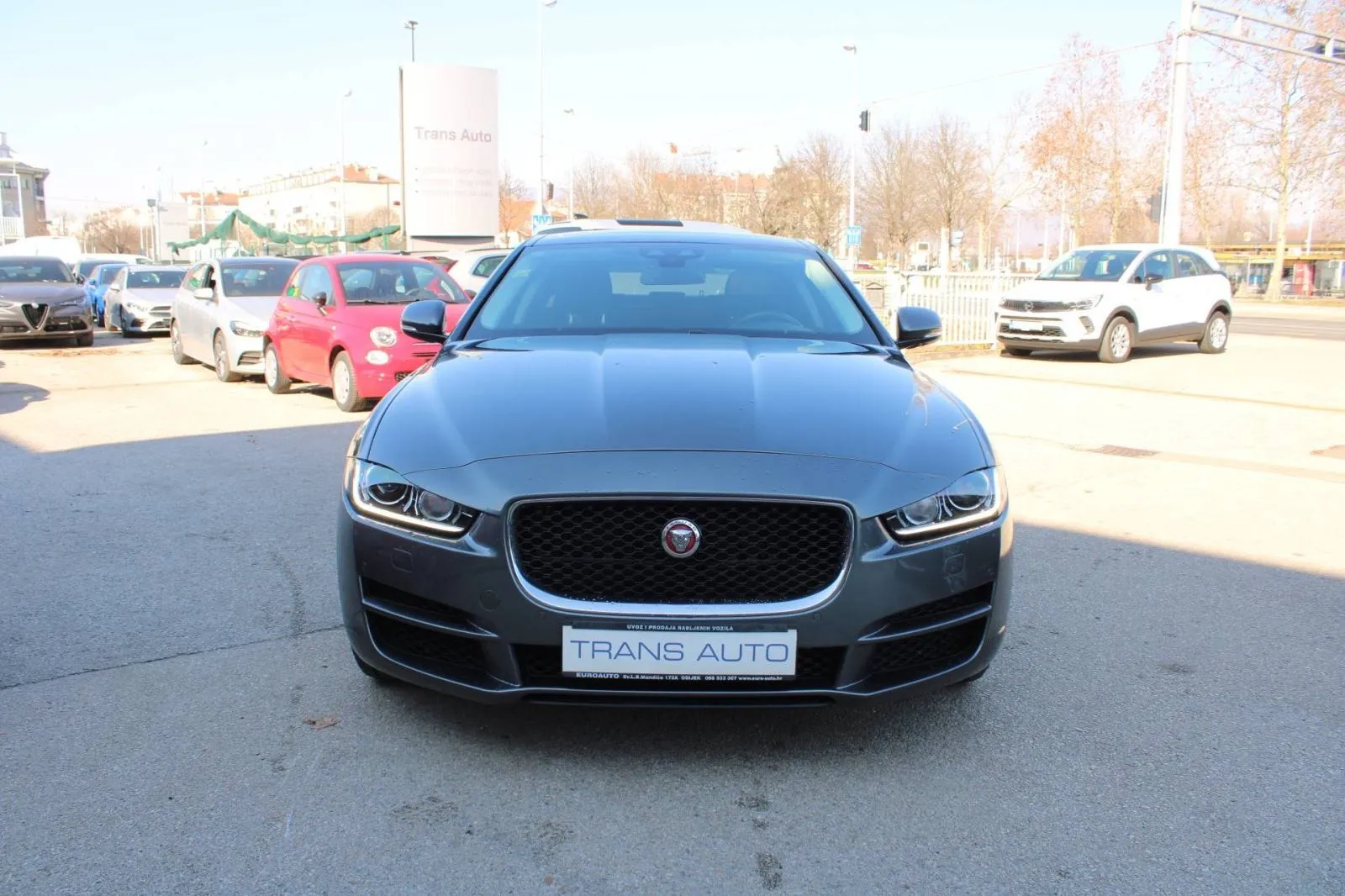 jaguar xe 2.0d awd automatik - slika 5