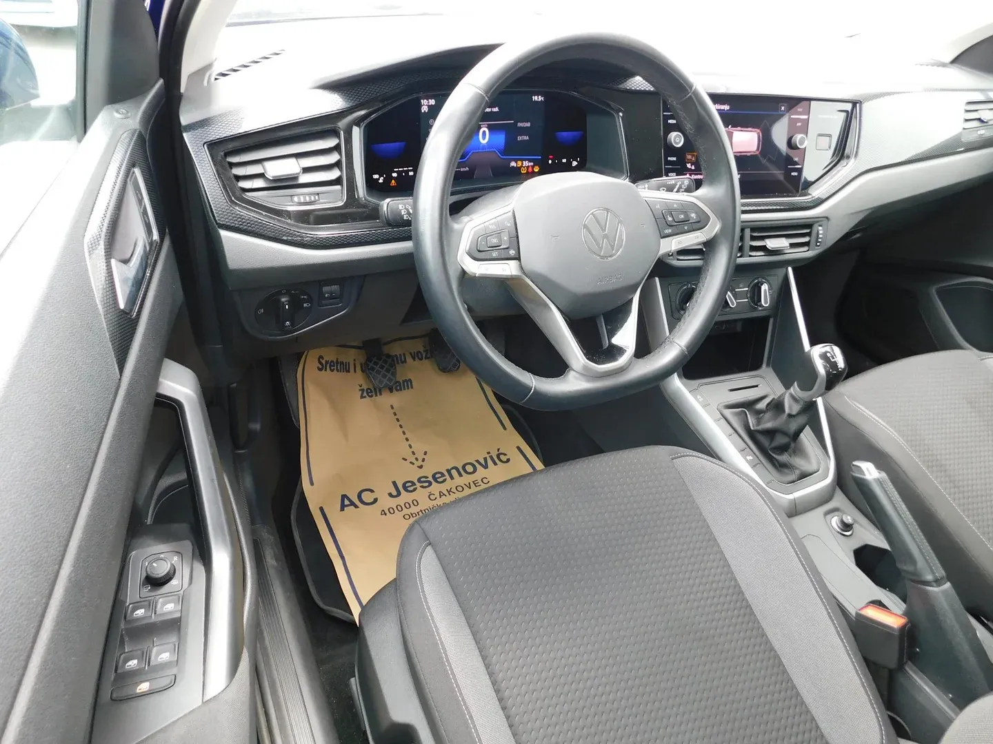 10941 volkswagen polo 1.0 tsi life - slika 8