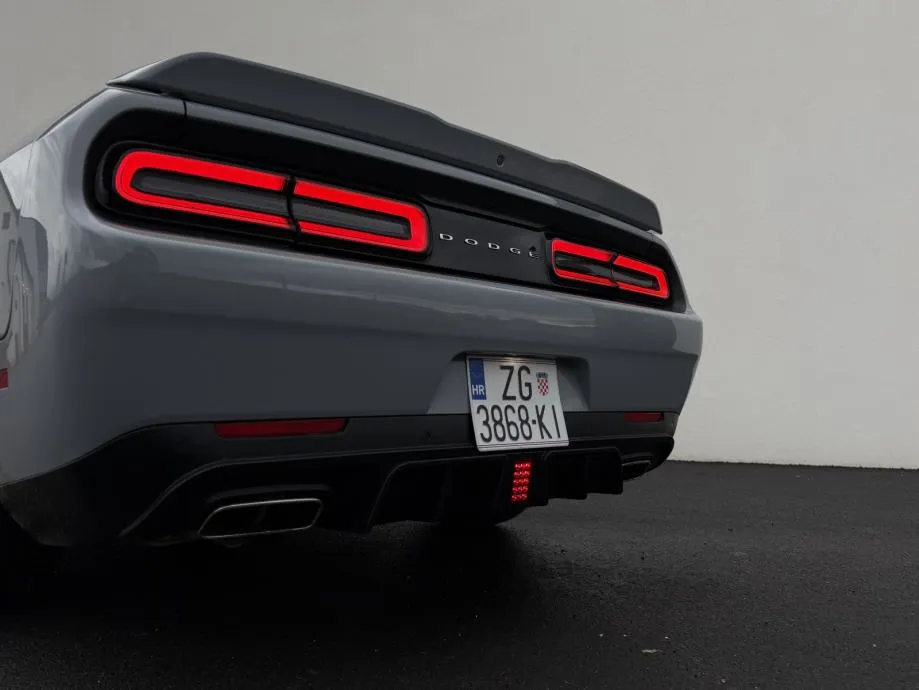 dodge challenger sxt 3,6 v6 - slika 10