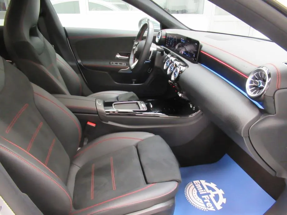 mercedes-benz cla 200 d amg line - slika 11