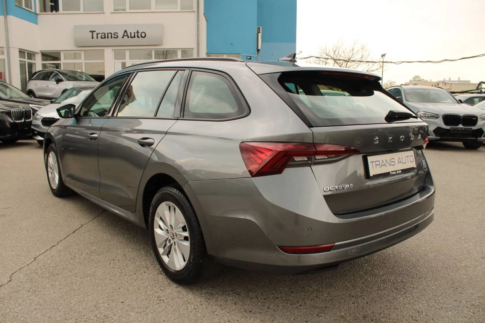 škoda octavia combi 2.0 tdi *led, navigacija, kamera* - slika 7