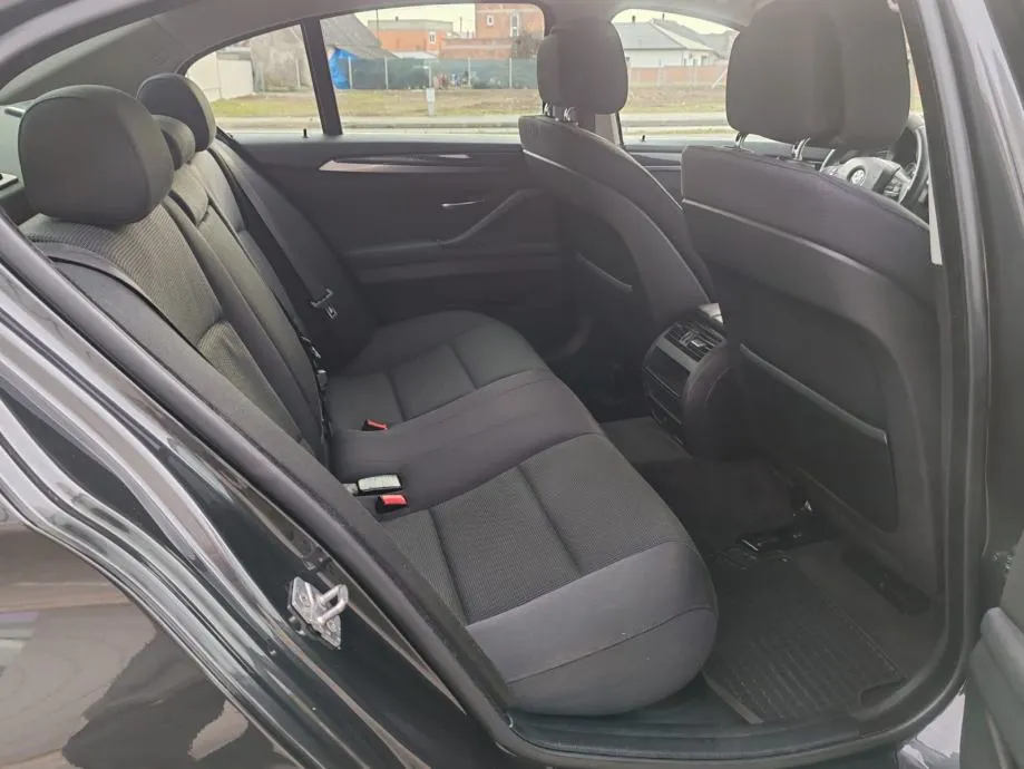 bmw serija 5 520d automatik, 2011g, 274000 km, kartice 24/36 rata - slika 10