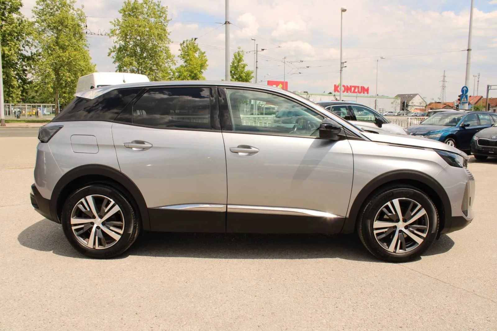 peugeot 3008 1.2 puretech allure *navigacija, led, kamera* - slika 5