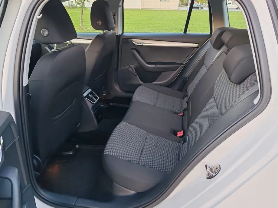 škoda octavia 1,6 tdi 2015 g. 4x4 kartice - slika 9