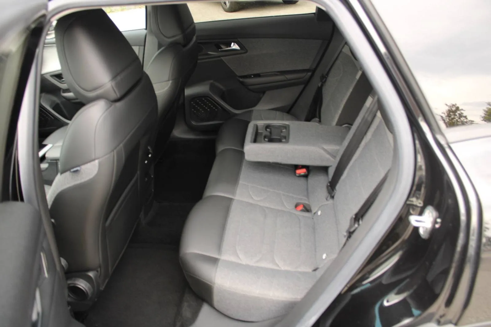 citroen c5x 1.2 puretech automatik *led,navigacija,kamera* - slika 12