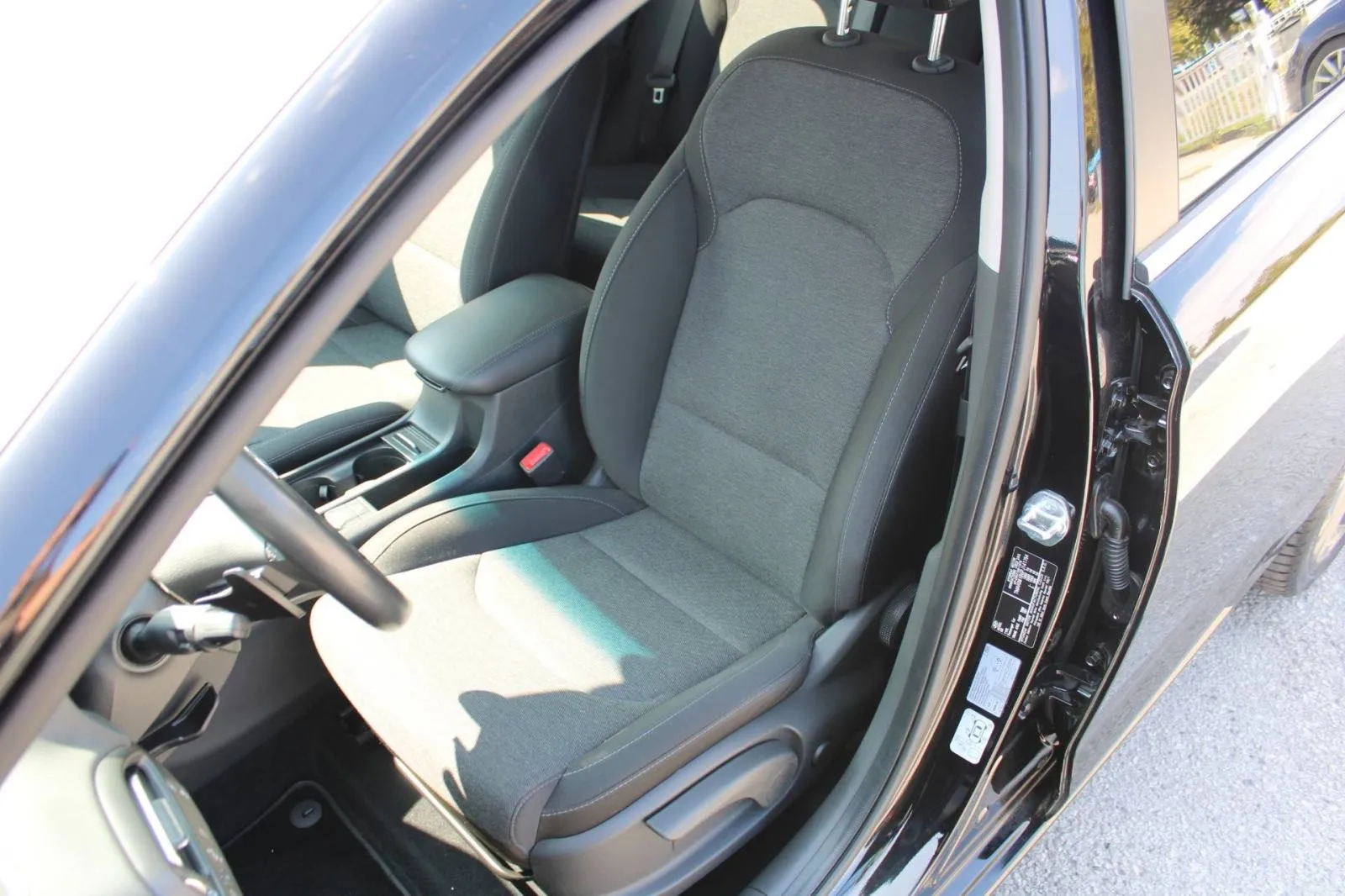 hyundai i30 karavan 1.0 t-gdi automatik *navigacija,kamera* - slika 9