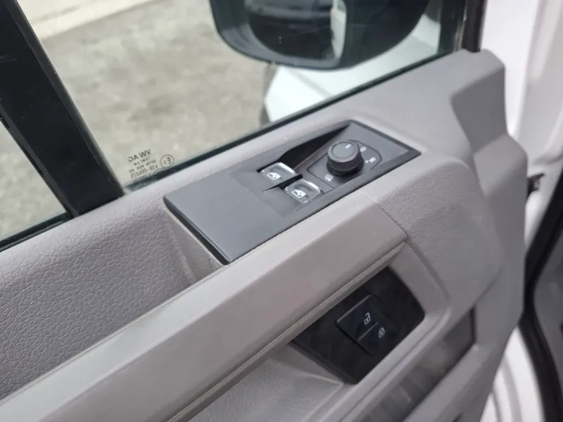 volkswagen crafter 2.0 tdi*140ks*klima*navigacija*kuka za vuču* - slika 9